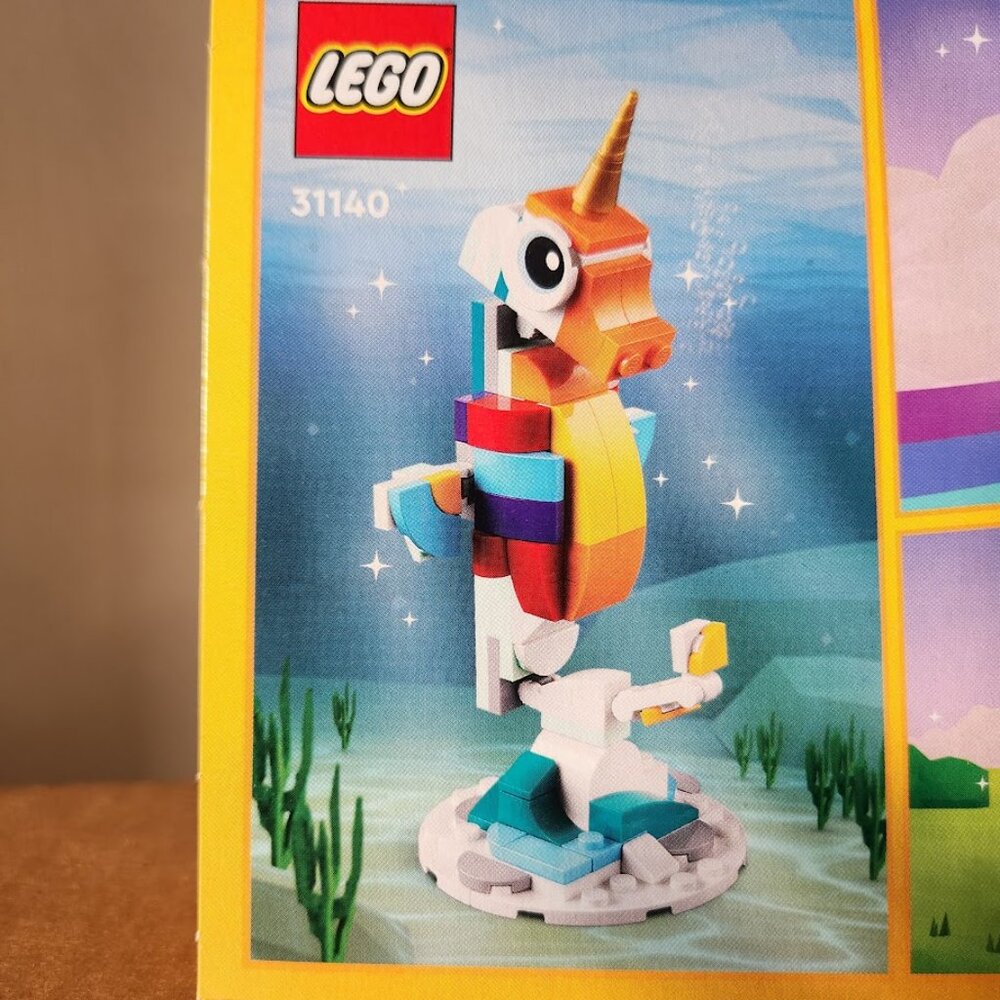 LEGO Creator 3 n1 Magical Unicorn Seahorse Peacock Rainbow 31140 Easter Basket G - Picture 8 of 9
